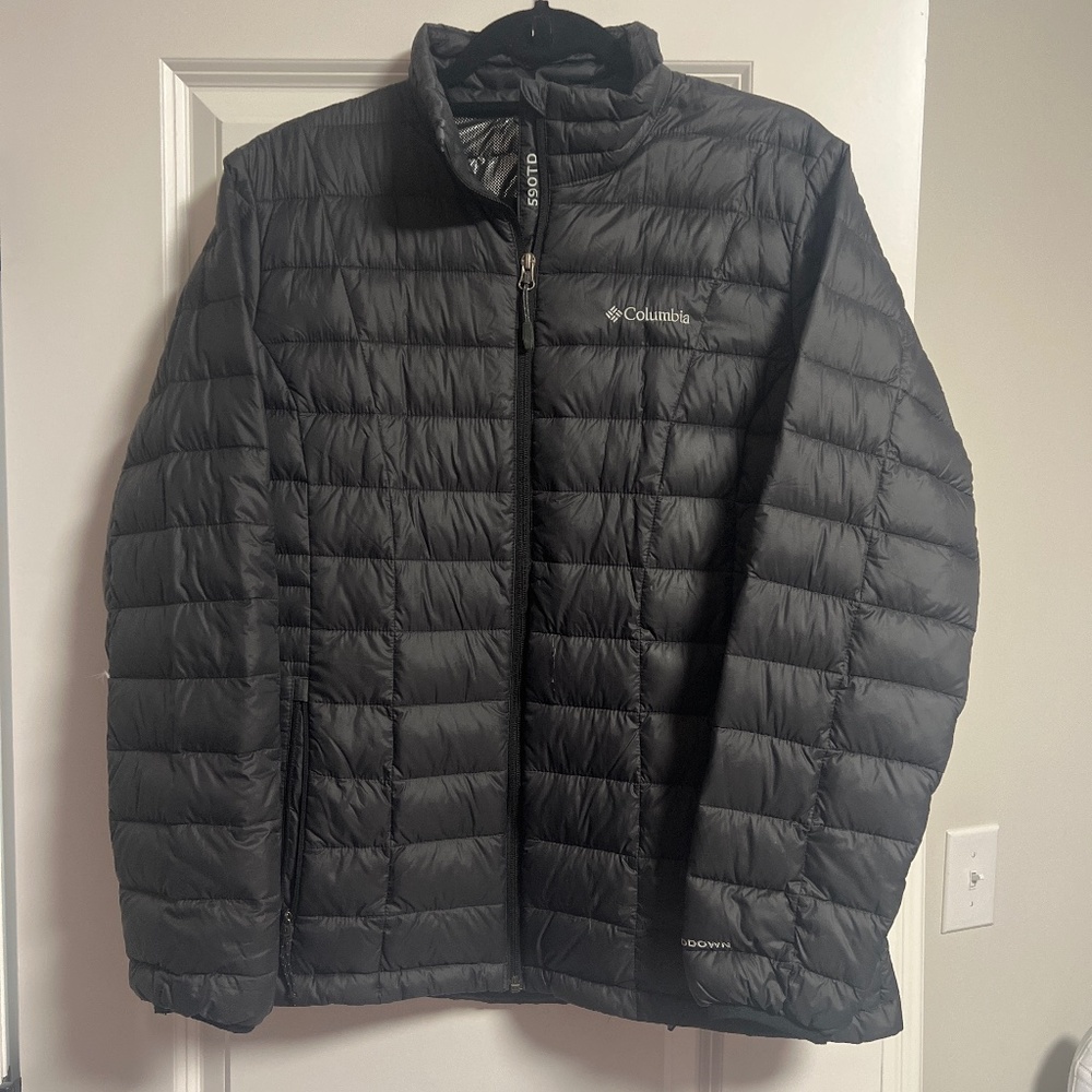 Women’s Columbia Black Puffer Coat 590TD